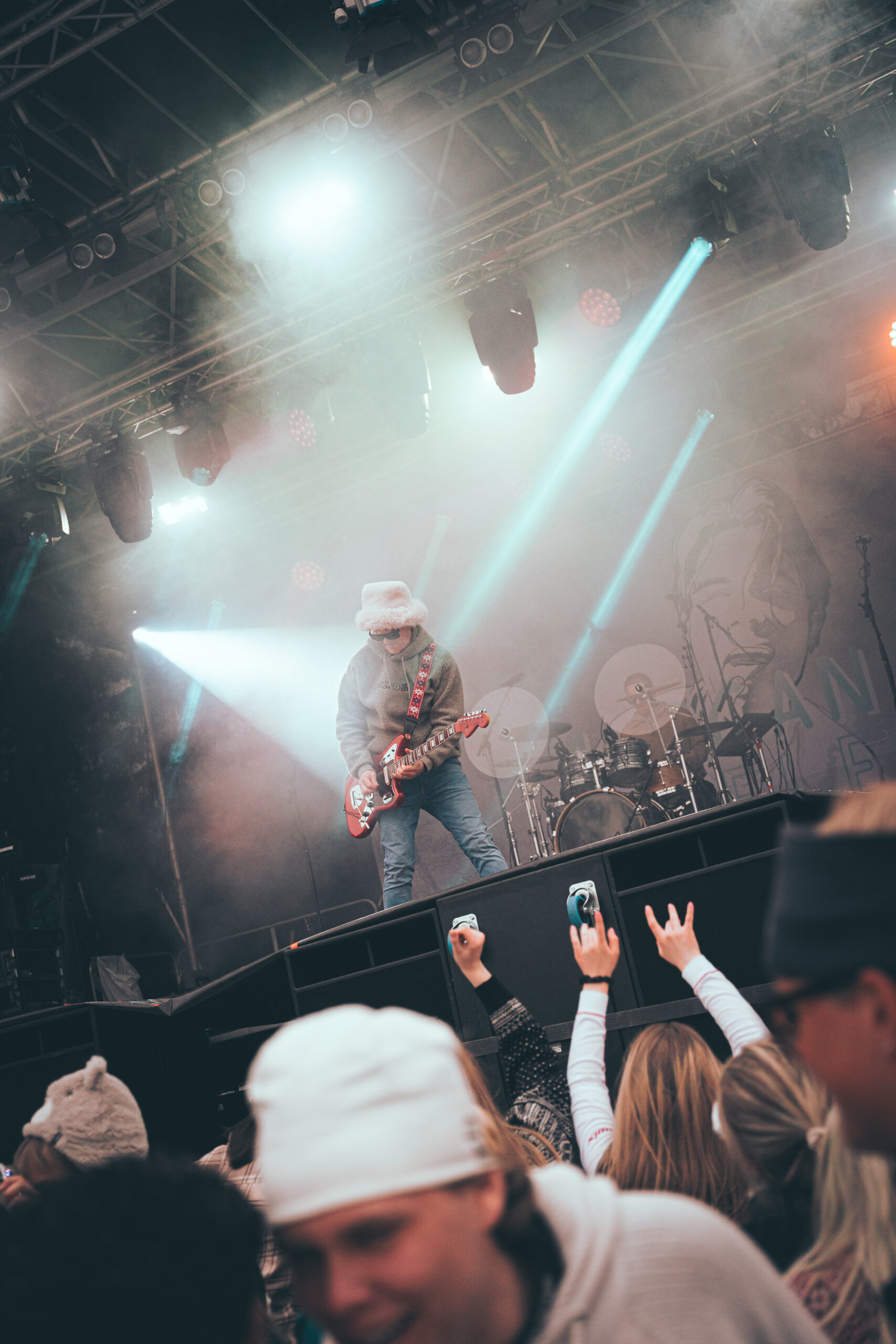 Livemusikk på scene med publikum